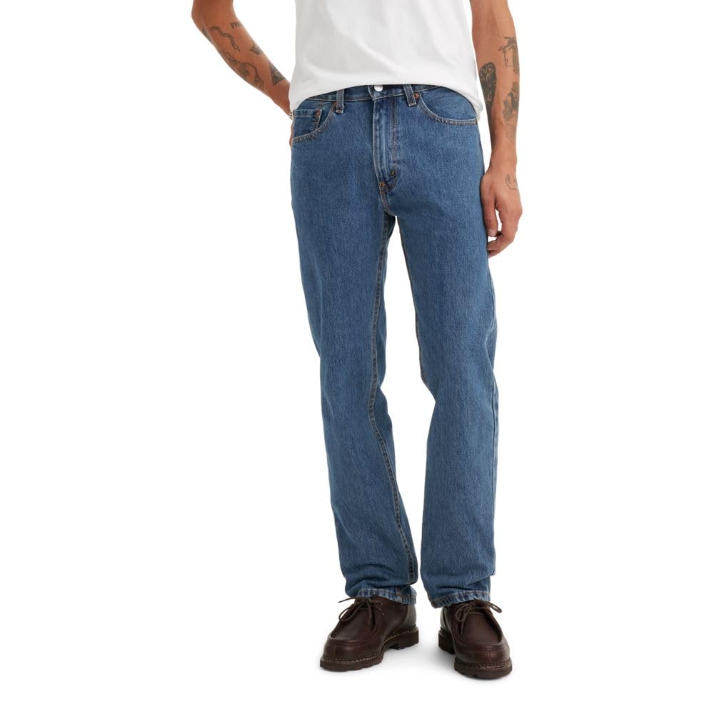 Detail of the front pockets and coin pocket on the 505 regular fit jeans
