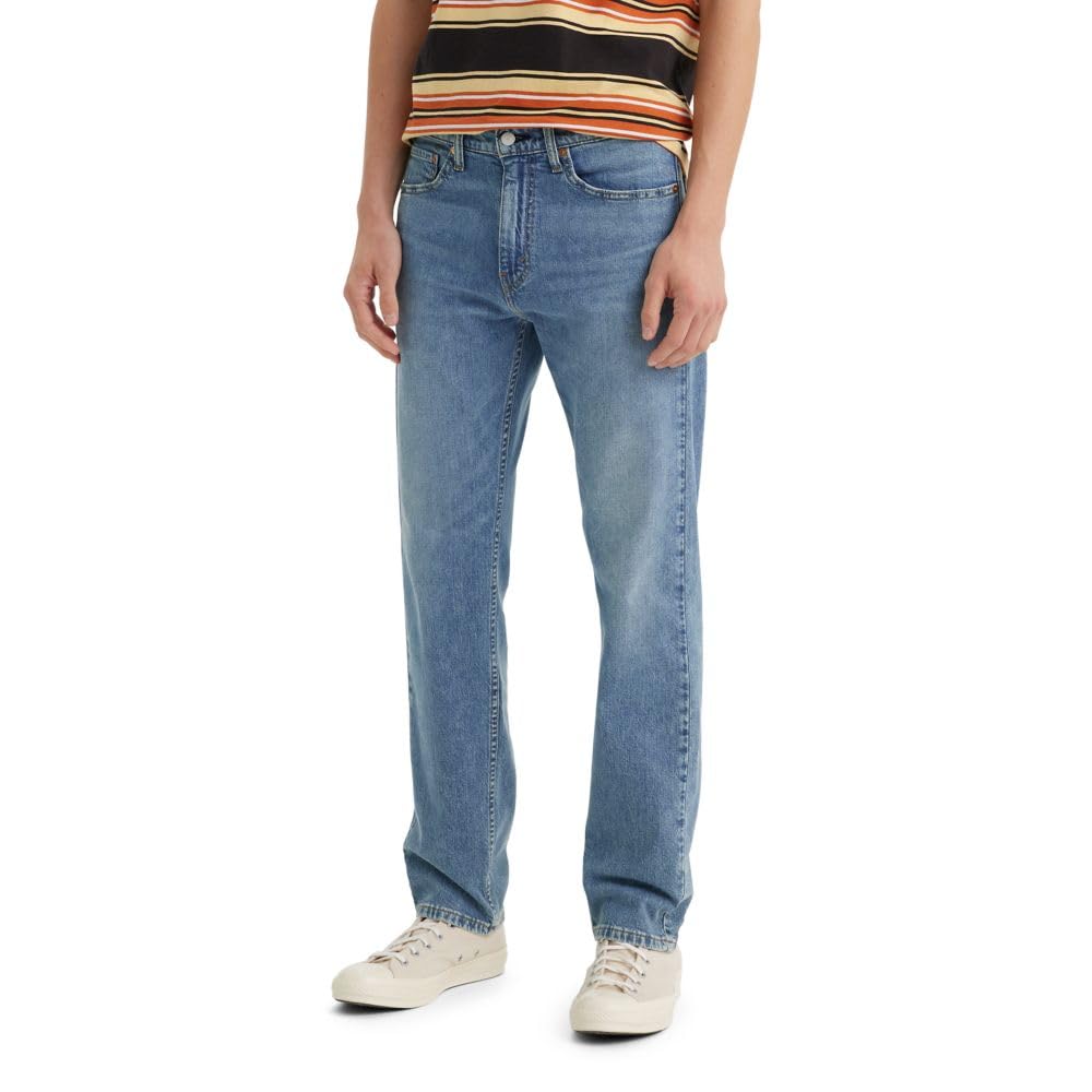 Detail of the front pockets and rivets on men's 505 jeans