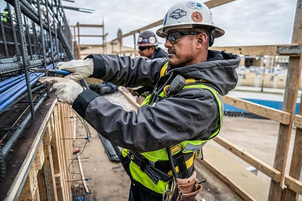 Dickies Dri-tech crew socks rolled into pairs, showing thickness and cushioning