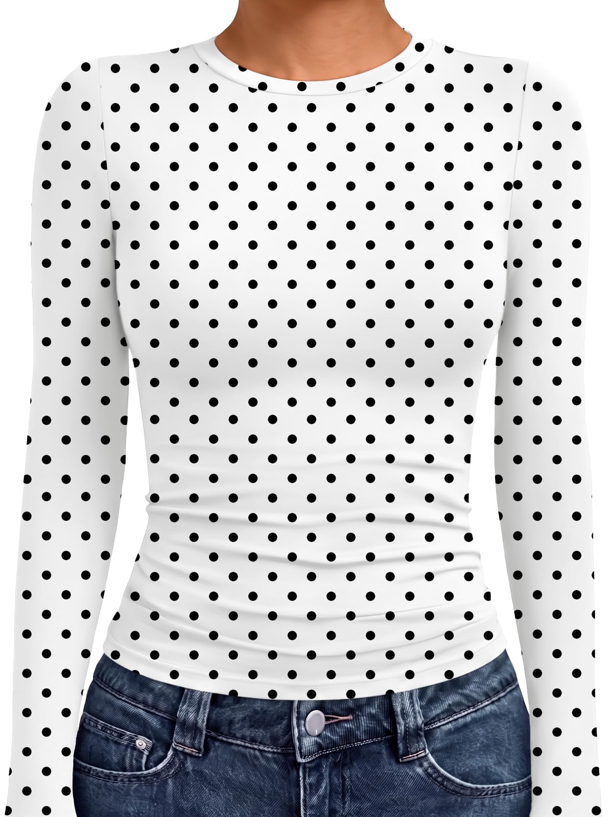 Shoulder seam detail on the women's crew neck compression shirt