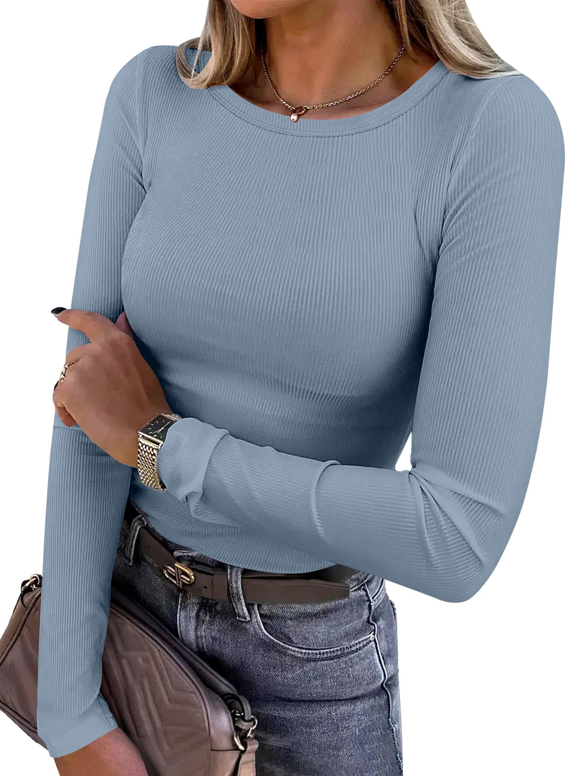 Neckline detail of the long sleeve ribbed fitted shirt