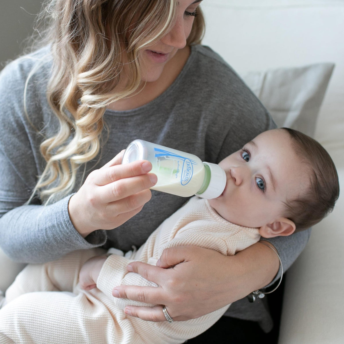 Dr. Brown's Anti-Colic Options+ Narrow Glass Baby Bottle, 8 oz/250 mL, with Level 1 Slow Flow Nipple, BPA-Free, 0m+, 1 Pack - Jansha Store